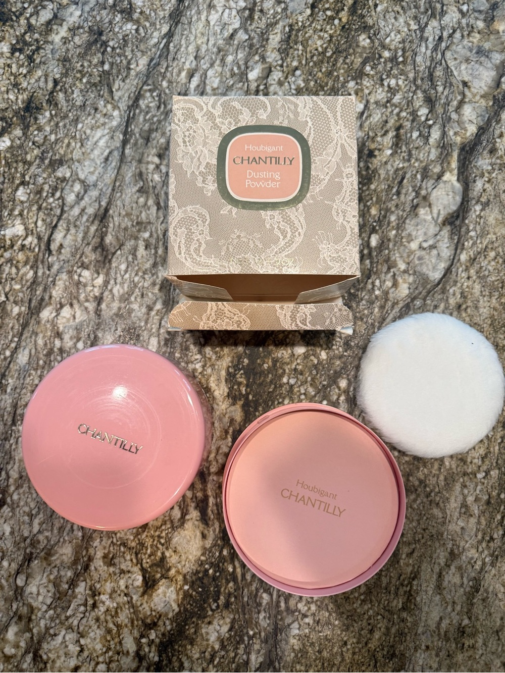 NIB Houbigant Chantilly Dusting Powder.